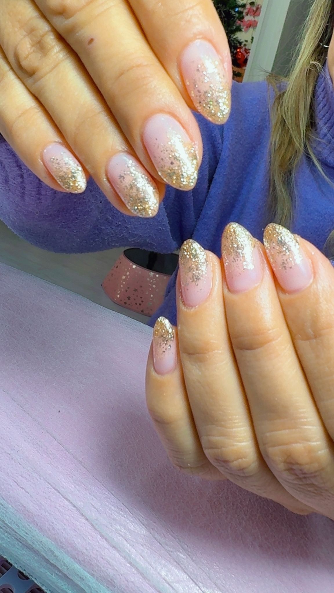 Uñas gel glitter dorado ombre Nailsnhoa Beauty